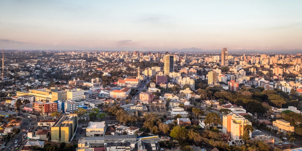 onde-se-hospedar-barato-em-curitiba-pr